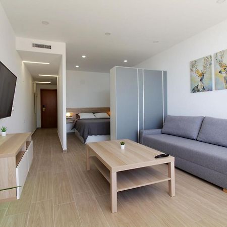 Apartamento Las Palmeras Apartment ฟูเอนฮิโรลา ภายนอก รูปภาพ